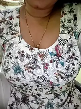 Snapshot of PARI51 chatting on June 2026 08:12:02 PM PARI51 online show from June 2026 08:12:02 PM