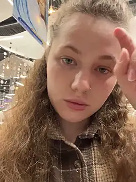 Snapshot of AsynaYuuki chatting on March 2026 04:09:01 PM AsynaYuuki online show from March 2026 04:09:01 PM