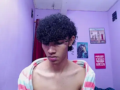 Snapshot of bigcock_twinks chatting on February 2026 11:28:01 PM bigcock twinks online show from February 2026 11:28:01 PM