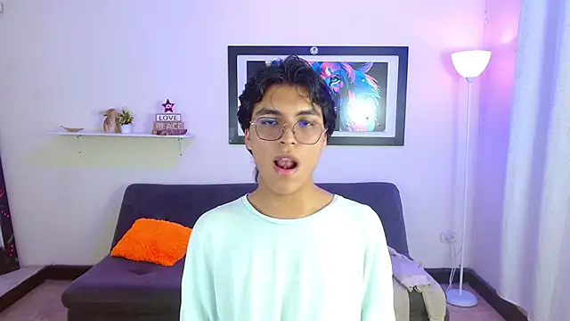 Snapshot of Maecum18 chatting on February 2026 08:38:02 PM Maecum18 online show from February 2026 08:38:02 PM