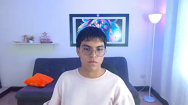 Maecum18 online show from April 2026 09:04:01 PM