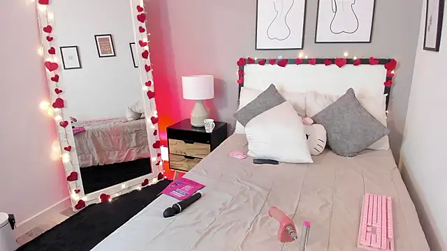 QueenRose    online show from February 2026 01:52:01 PM