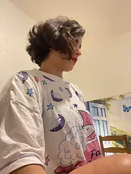 eva luz online show from April 2026 08:20:01 PM