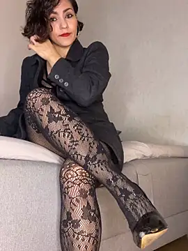 eva luz online show from April 2026 12:11:02 PM