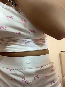 Snapshot of Gia_Evanss chatting on February 2026 03:52:02 PM Gia Evanss online show from February 2026 03:52:02 PM