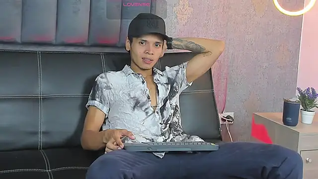 Snapshot of Alejandroo_Montenegro chatting on March 2026 01:42:01 AM Alejandroo Montenegro online show from March 2026 01:42:01 AM