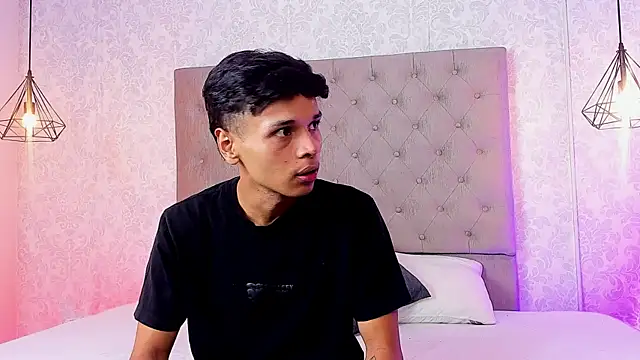 Snapshot of Alejandroo_Montenegro chatting on May 2026 12:15:02 AM Alejandroo Montenegro online show from May 2026 12:15:02 AM
