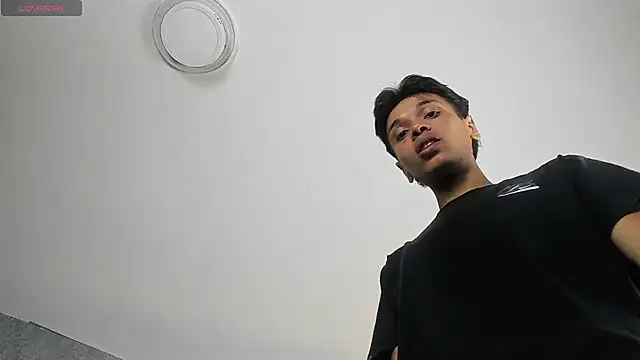 Snapshot of Alejandroo_Montenegro chatting on June 2026 08:09:02 PM Alejandroo Montenegro online show from June 2026 08:09:02 PM