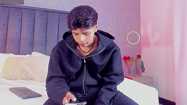 Snapshot of Alejandroo_Montenegro chatting on July 2026 11:04:02 PM Alejandroo Montenegro online show from July 2026 11:04:02 PM