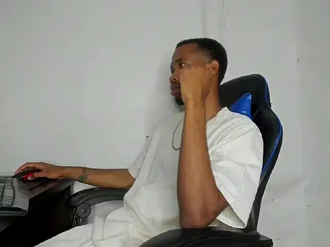 Snapshot of Kofi_exotic_2 chatting on May 2026 11:57:01 PM Kofi exotic 2 online show from May 2026 11:57:01 PM