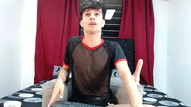 Snapshot of axxxel_twink chatting on February 2026 01:32:01 AM axxxel twink online show from February 2026 01:32:01 AM