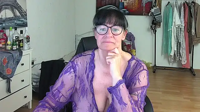 Sylly online show from March 2025 03:02:02 PM