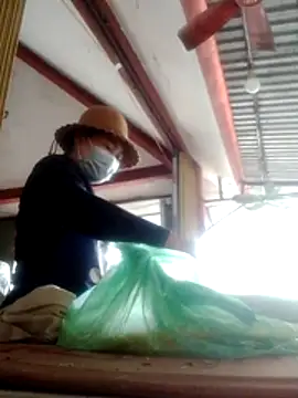 Snapshot of YIYI-502 chatting on February 2026 06:12:02 AM YIYI-502 online show from February 2026 06:12:02 AM