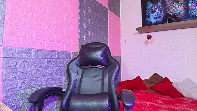 alanna Love02 online show from March 2026 06:32:01 PM