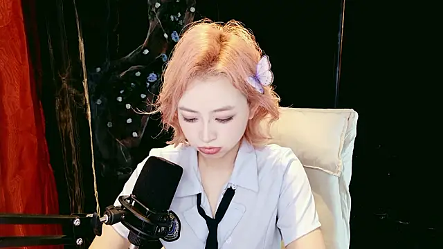 Snapshot of Lady-Mia777 chatting on February 2026 06:22:01 AM Lady-Mia777 online show from February 2026 06:22:01 AM