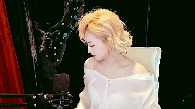 Snapshot of Lady-Mia777 chatting on February 2026 12:19:01 PM Lady-Mia777 online show from February 2026 12:19:01 PM