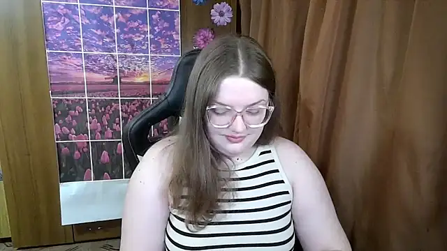 Snapshot of Teasing_Dora chatting on April 2026 10:27:01 PM Teasing Dora online show from April 2026 10:27:01 PM