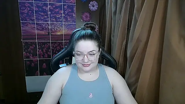 Snapshot of Teasing_Dora chatting on May 2026 01:35:01 AM Teasing Dora online show from May 2026 01:35:01 AM