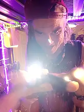 AllucyLu online show from March 2026 03:41:02 AM