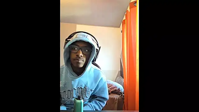 Snapshot of hormoneactivated chatting on February 2026 06:11:02 PM hormoneactivated online show from February 2026 06:11:02 PM