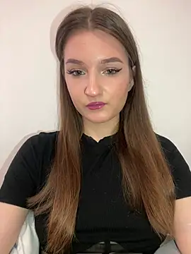 Green eyes lady online show from February 2026 10:55:02 AM