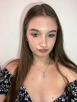 Snapshot of Green_eyes_lady chatting on July 2026 05:04:02 PM Green eyes lady online show from July 2026 05:04:02 PM