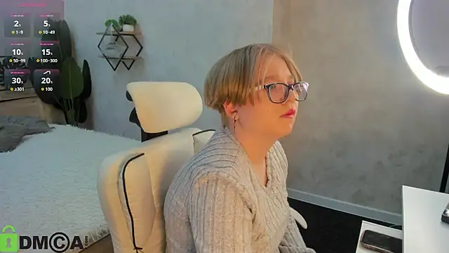 Snapshot of Lauraaa_Smith chatting on February 2026 07:18:02 AM Lauraaa Smith online show from February 2026 07:18:02 AM