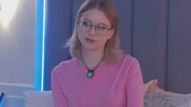 Snapshot of Ivy_Allen chatting on February 2026 04:54:01 PM Ivy Allen online show from February 2026 04:54:01 PM