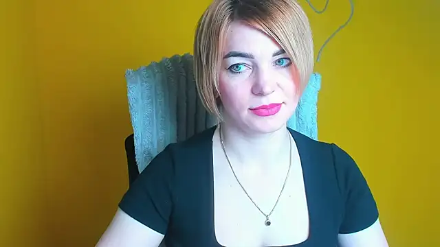 CuttieEmma online show from April 2026 05:56:01 AM