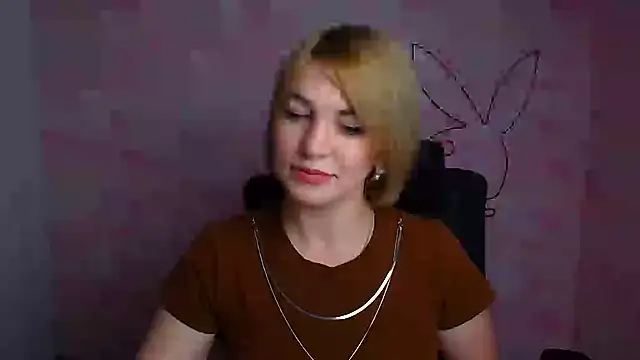 Snapshot of CuttieEmma chatting on July 2026 12:01:02 PM CuttieEmma online show from July 2026 12:01:02 PM