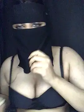 Gamila  online show from April 2026 07:06:02 AM