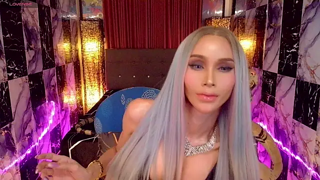 Snapshot of SeductiveSamanthaTS chatting on May 2026 09:26:01 AM SeductiveSamanthaTS online show from May 2026 09:26:01 AM