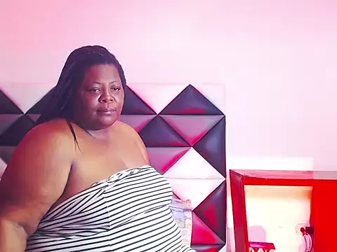 Snapshot of BigMamma_ chatting on February 2026 05:55:01 PM BigMamma online show from February 2026 05:55:01 PM