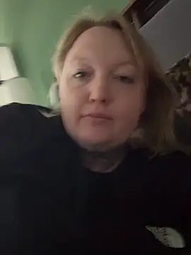 Snapshot of Lolaaxxx13 chatting on May 2026 03:18:02 PM Lolaaxxx13 online show from May 2026 03:18:02 PM