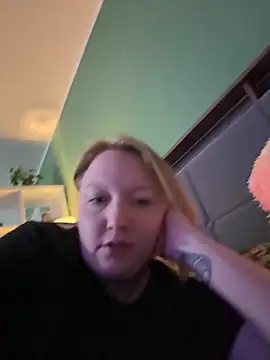 Snapshot of Lolaaxxx13 chatting on May 2026 07:22:02 PM Lolaaxxx13 online show from May 2026 07:22:02 PM