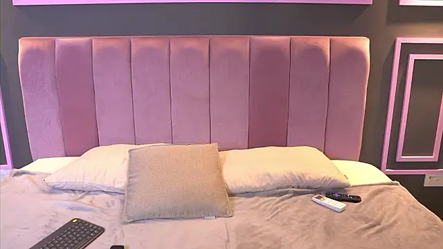 LiliCoxx online show from February 2026 12:44:02 PM