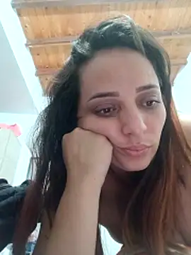 Snapshot of CristalOwens chatting on May 2026 07:46:01 AM CristalOwens online show from May 2026 07:46:01 AM