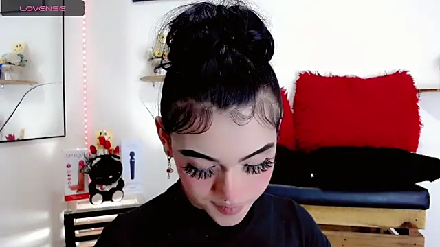 Snapshot of NathalialLooes chatting on February 2026 04:52:02 AM NathalialLooes online show from February 2026 04:52:02 AM