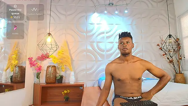 CrissCollins online show from February 2026 07:18:01 PM