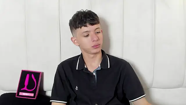 Snapshot of David_Roy_ chatting on February 2026 01:32:02 PM David Roy online show from February 2026 01:32:02 PM