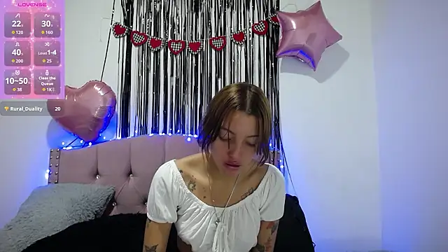 Snapshot of emily_cooper_pym chatting on February 2026 12:01:02 PM emily cooper pym online show from February 2026 12:01:02 PM