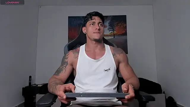 ryanwhite3 online show from April 2026 11:38:02 PM