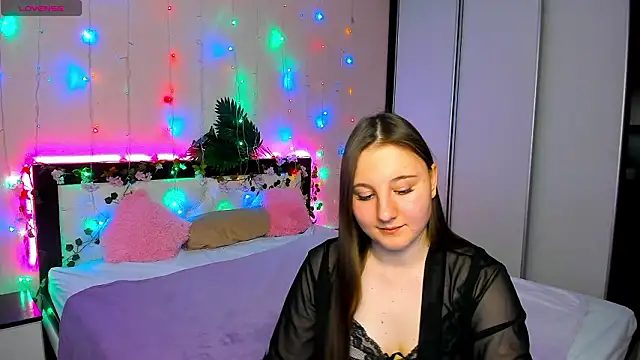 Snapshot of EvaxCharm chatting on February 2026 09:37:02 AM EvaxCharm online show from February 2026 09:37:02 AM