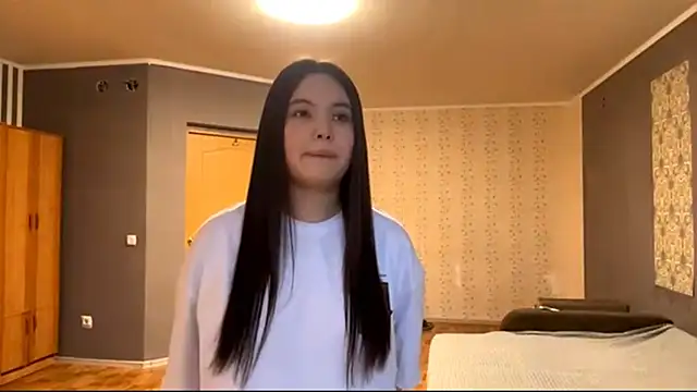 Snapshot of Ayazyn chatting on February 2026 01:05:02 PM Ayazyn online show from February 2026 01:05:02 PM