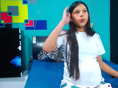 Snapshot of analyn-2027 chatting on February 2026 03:05:01 AM analyn-2027 online show from February 2026 03:05:01 AM