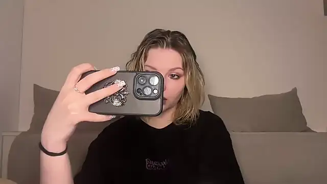 Ophelia Ritz online show from March 2026 12:26:01 AM