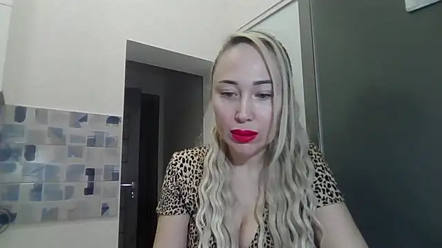 NanaGold2992 online show from March 2026 03:56:02 AM