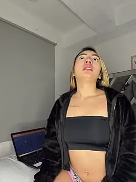 Snapshot of KimCollinss chatting on February 2026 01:34:01 AM KimCollinss online show from February 2026 01:34:01 AM