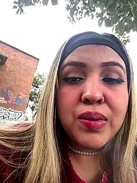 Snapshot of AryMoonxxx chatting on February 2026 05:58:01 PM AryMoonxxx online show from February 2026 05:58:01 PM