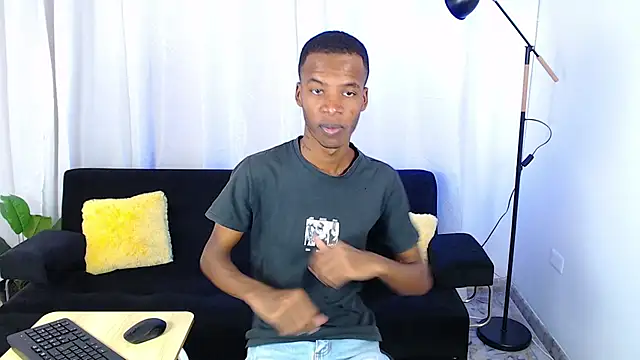 Snapshot of gusy_18 chatting on February 2026 08:37:01 PM gusy 18 online show from February 2026 08:37:01 PM